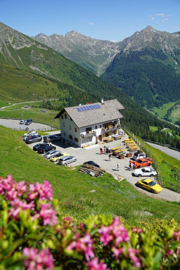 Enzianhuette Berggasthaus San Leonardo in Passiria Eksteriør billede